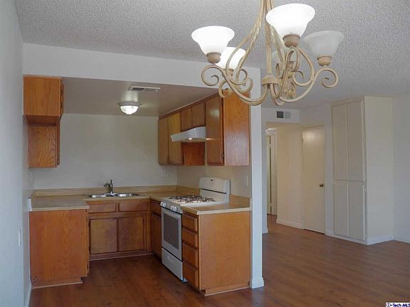 4th image of 344 Vine St APT 5