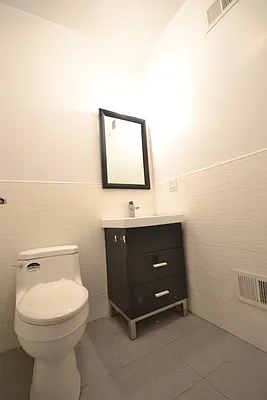 Rented by Bold New York | media 51