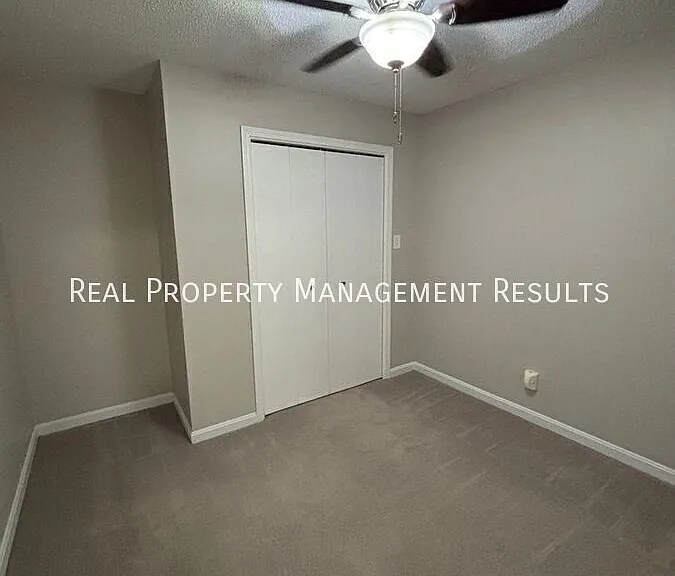 114 Olde Newburgh Dr — Photo 12