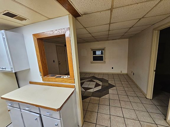 5th image of 100 Louisa St APT 1