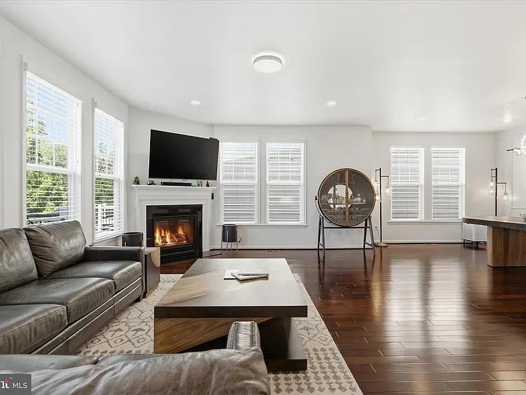 42522 Stratford Landing Dr — Photo 9