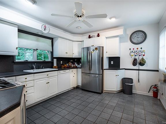 5th image of 153 Orchard St