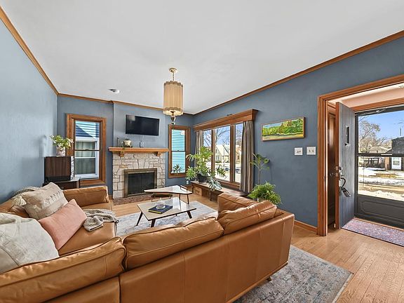 3rd image of 2877 South 46th STREET