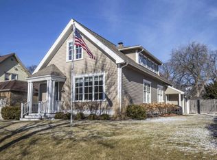 314 E Beaumont Ave, Whitefish Bay, WI 53217