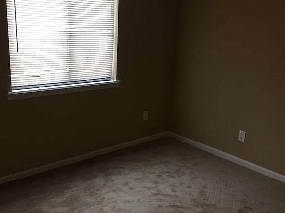 4th image of 2609 Caledonia Ct