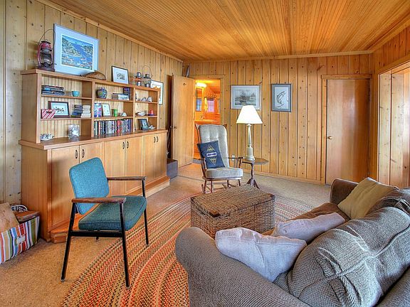 4th image of 9519 Sunrise Beach Dr NW