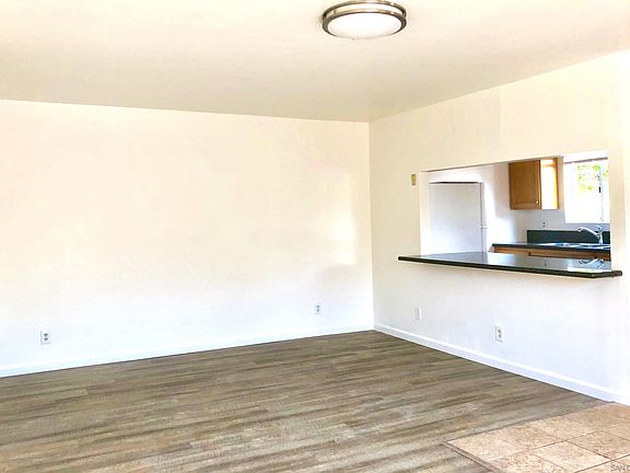 4th image of 1336 W San Ysidro Blvd Unit D