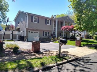 41 Eakman Dr, Garnerville, NY 10923