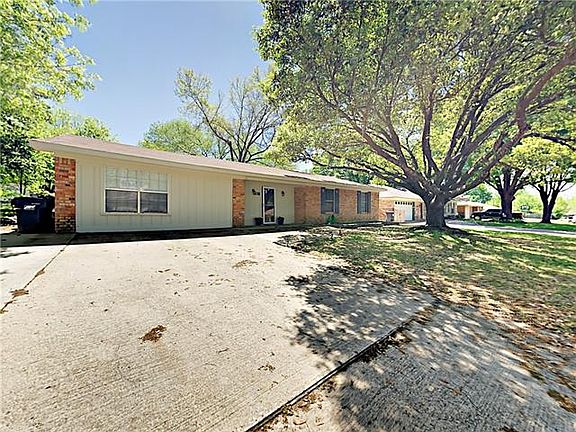 2nd image of 517 Wesley Dr