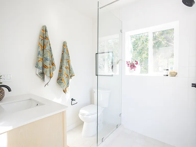 2210 3/4 Echo Park Ave — Photo 22