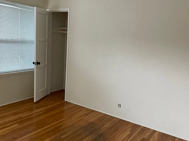 367 Pasadena Ave — Photo 4