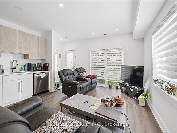 5th image of 15 Burrard Rd