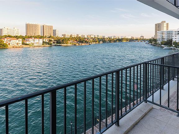 4th image of 10101 E Bay Harbor Dr APT 404