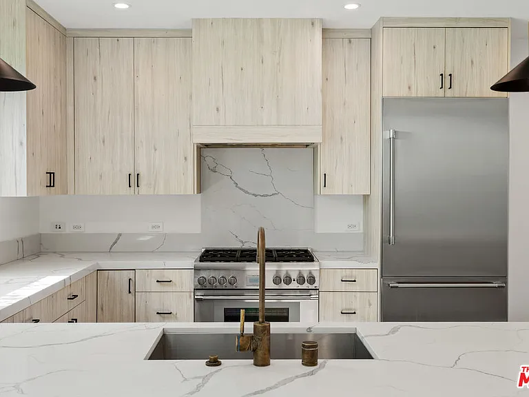 5330 Agnes Ave #1/2 — Photo 12