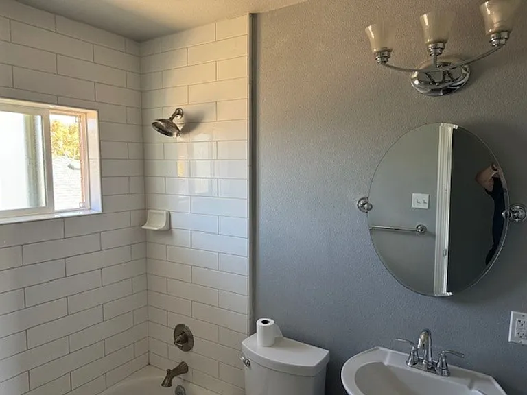 760 Moran St #A — Photo 5
