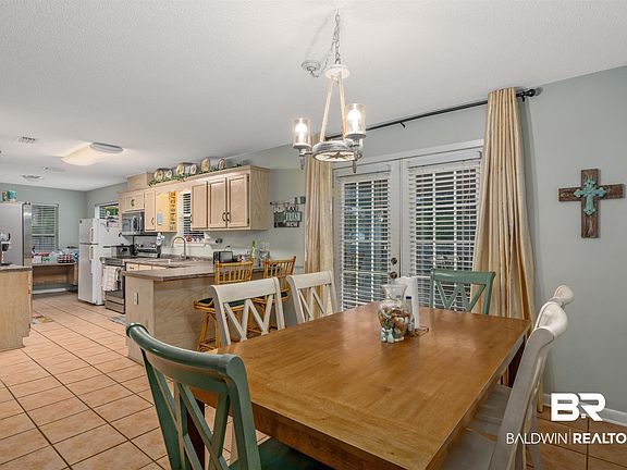 4th image of 23186 Pecan St