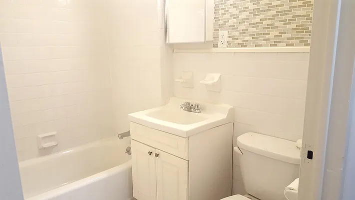 Rented by Manhattan Spaces | media 18