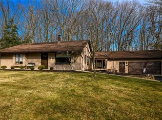 6131 Oakes Rd, Brecksville, OH 44141