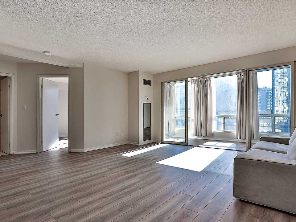 1st image of 25 Grenville St #903