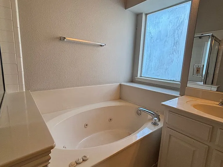2601 Coffey Dr — Photo 15