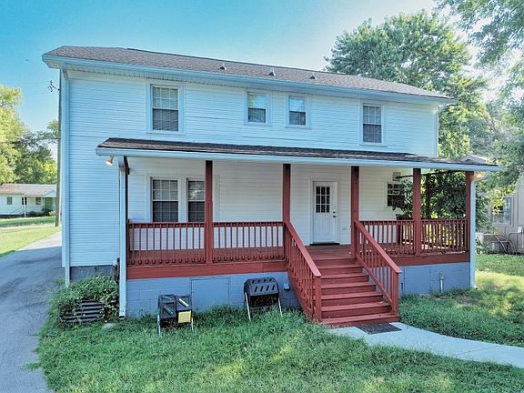 4th image of 102 Becker Ave