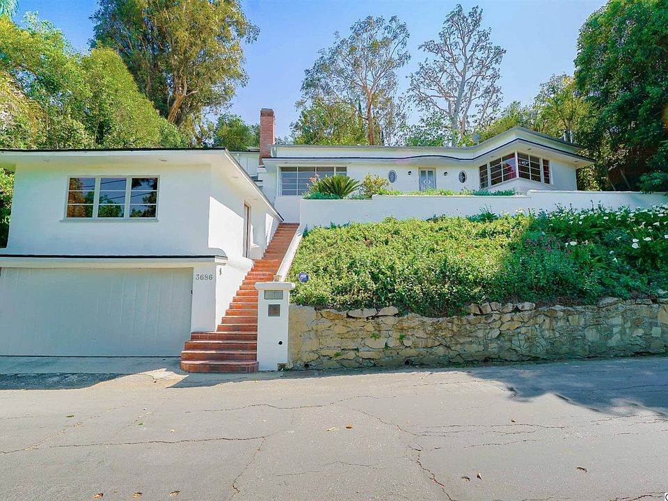 1st image of 3686 Berry Dr