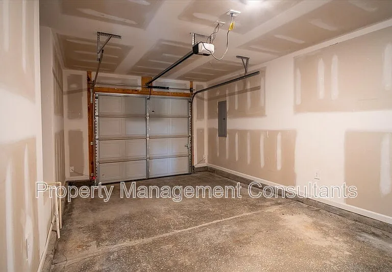 4151 Hudson Ct — Photo 11