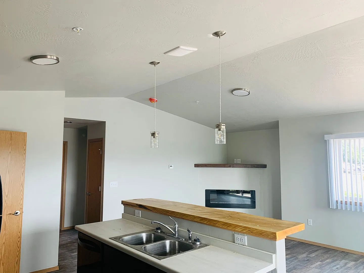 Maple Apartments — Photo 3