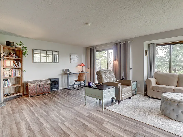 Windemere Dr NW — Photo 7