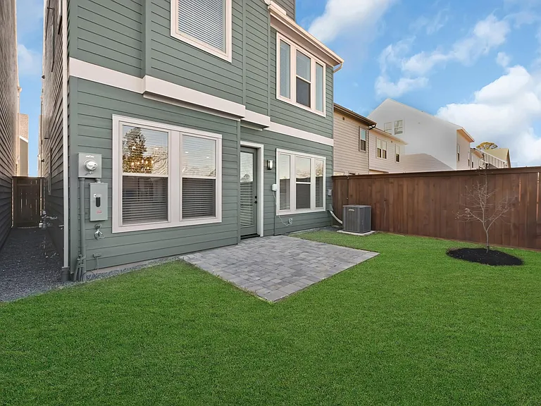 10972 Swang Link Dr — Photo 32