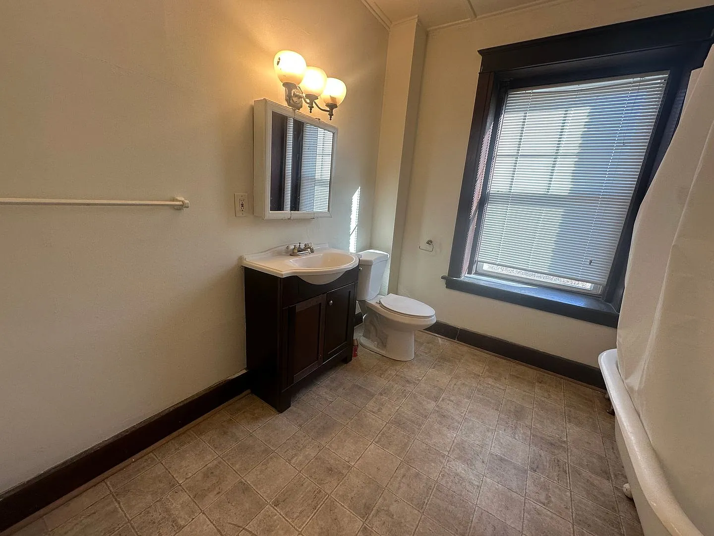 10 Kent Avenue — Photo 4