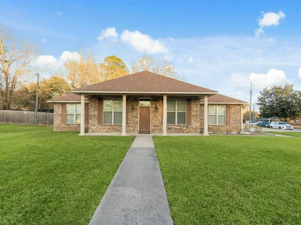 706 S White Oak Rd, White Oak, TX 75693