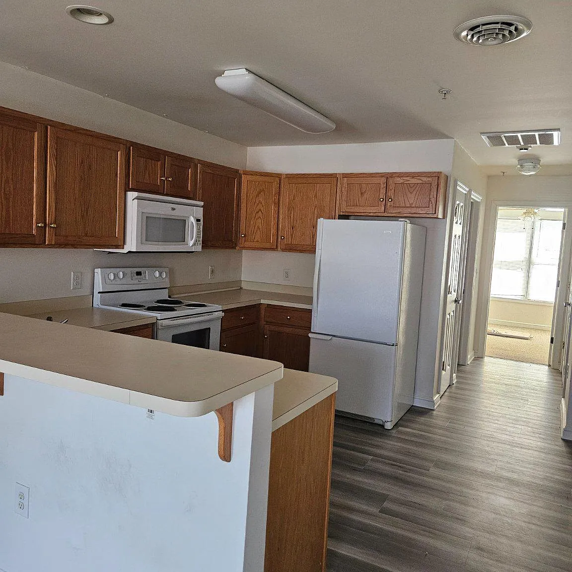 1 bed, 1.0 bath, 738 sqft, $1,150 — Photo 4