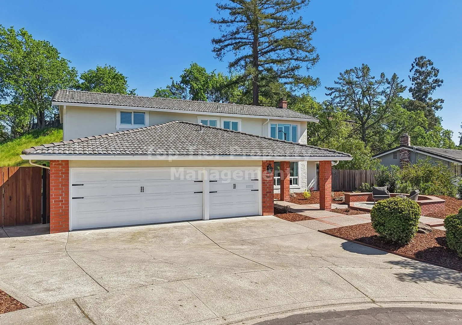 Luxury Renovated Livorna Estates Home | Srvusd Schools | Mt. Diablo Views- 4 Bd/3.5 Ba Single-Fam... — Photo 2