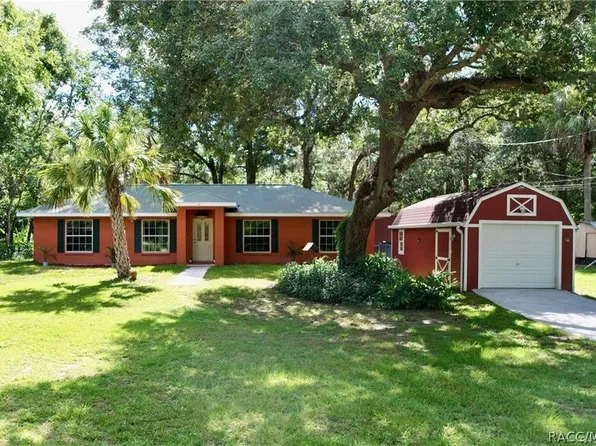 130 N Hawthorne Dr, Inglis, FL 34449