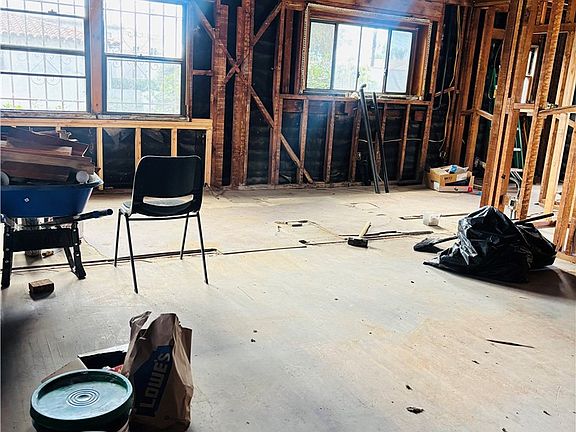 3rd image of 8721 Crenshaw Blvd