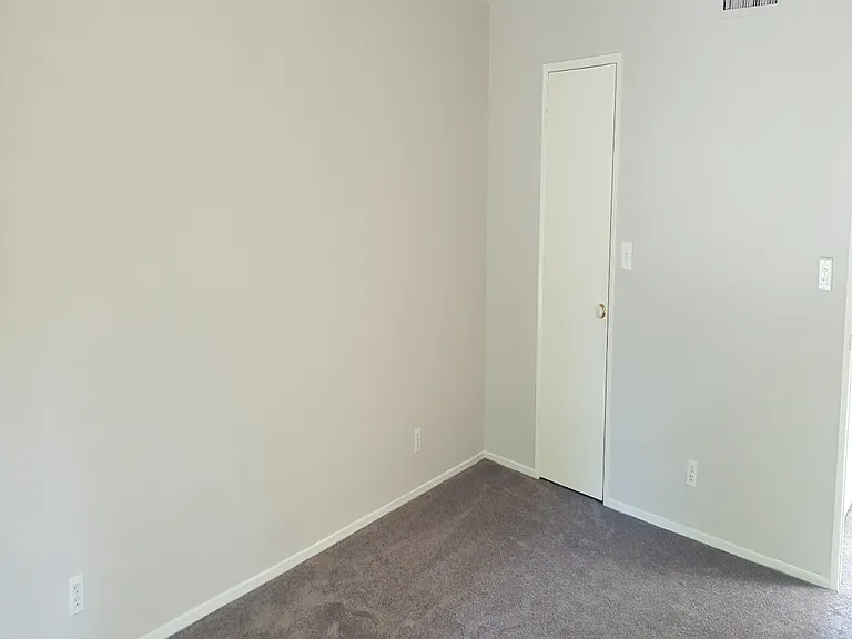 638 Wilcox Ave — Photo 14