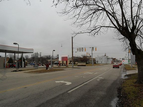 5th image of 415 W Main St