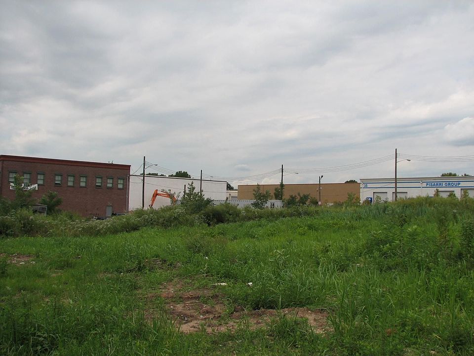 2nd image of 61 Winant Pl