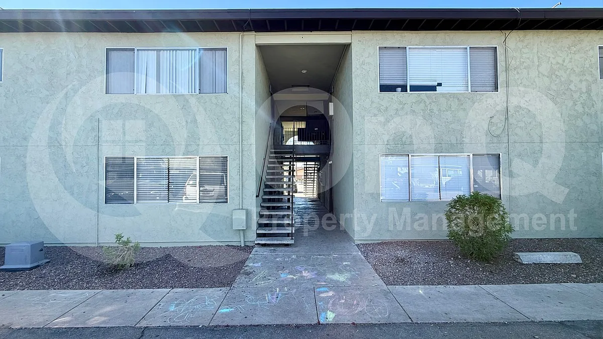 Building Photo - 424 W Brown Rd #109