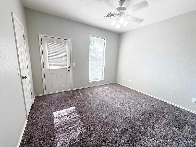 10000 Shadowview Dr — Photo 13