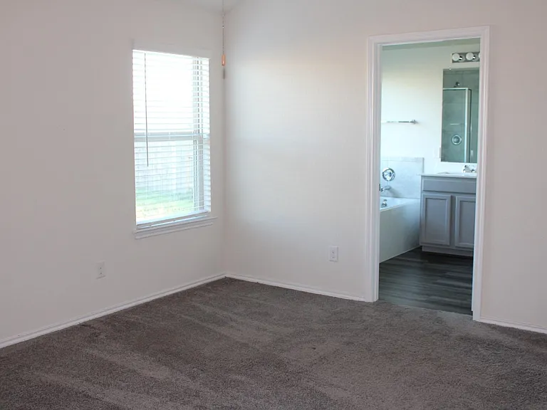 9810 Copper Ranch Trl — Photo 18