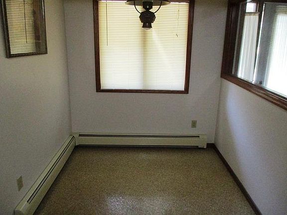 3rd image of 31407 Burt Ct