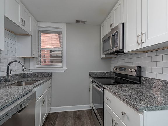 3rd image of 5590 Pershing Ave APT 32
