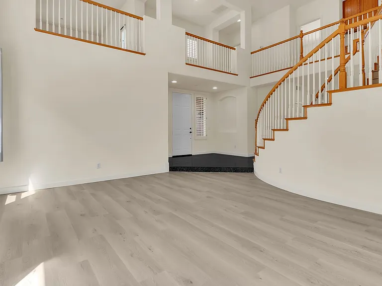10 Clearwater Cv — Photo 8
