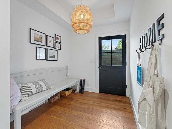 2nd image of 511 E 1st Street