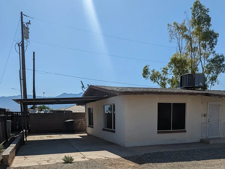 290 E Mesquite Blvd #A — Photo 1
