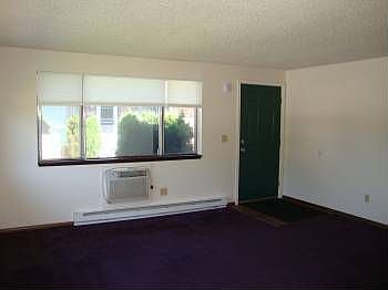 3rd image of 1115 W Garland Ave