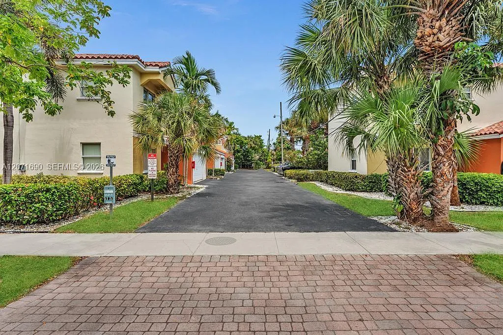 3 bed, 2.5 bath, 1500 sqft, $2,800 — Photo 3