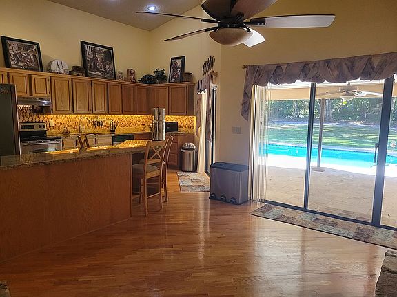 2nd image of 1710 E Oak Knoll Cir